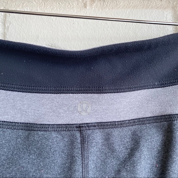 Lululemon Capri Athletic Pants Gray Sz 8 - Picture 16 of 16